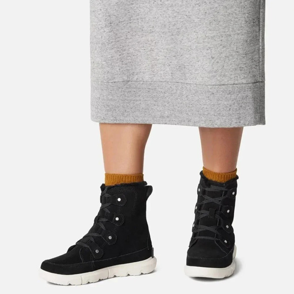 Sorel Women's Explorer Next Joan Boot in Black. Sz: 7 - Picture 3 of 12